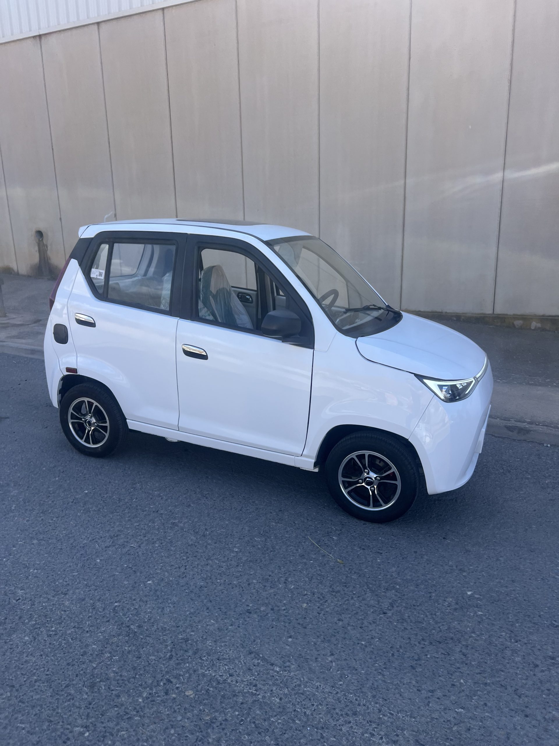 COCHE SIN CARNET ELÉCTRICO NUXCO N4